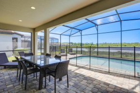 Near Disney and Legoland Spacious Poolside Oasis!